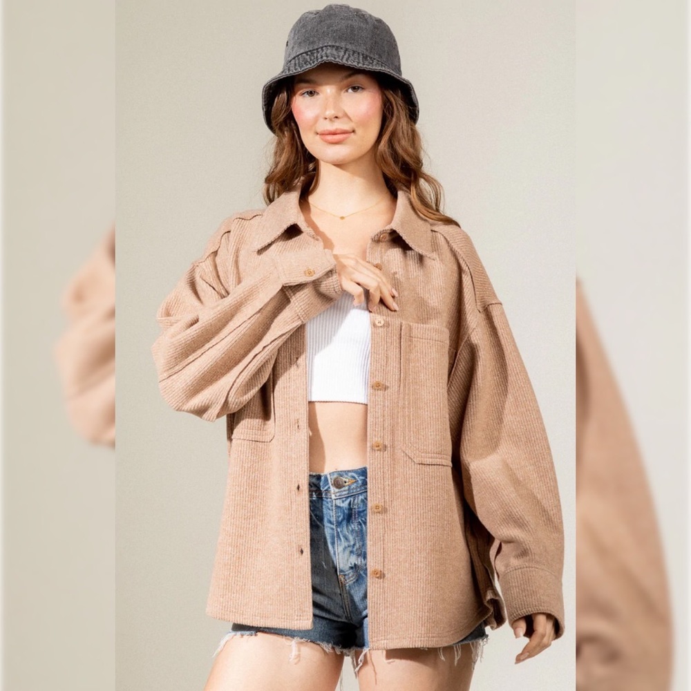 KNIT BUTTON DOWN TWO FRONT POCKET DETAIL SHACKET